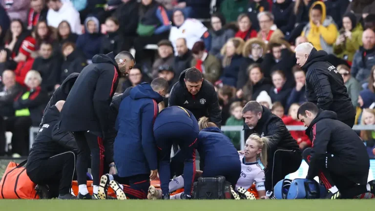 Leah_Williamson_Arsenal_injury_2022-23.jpg